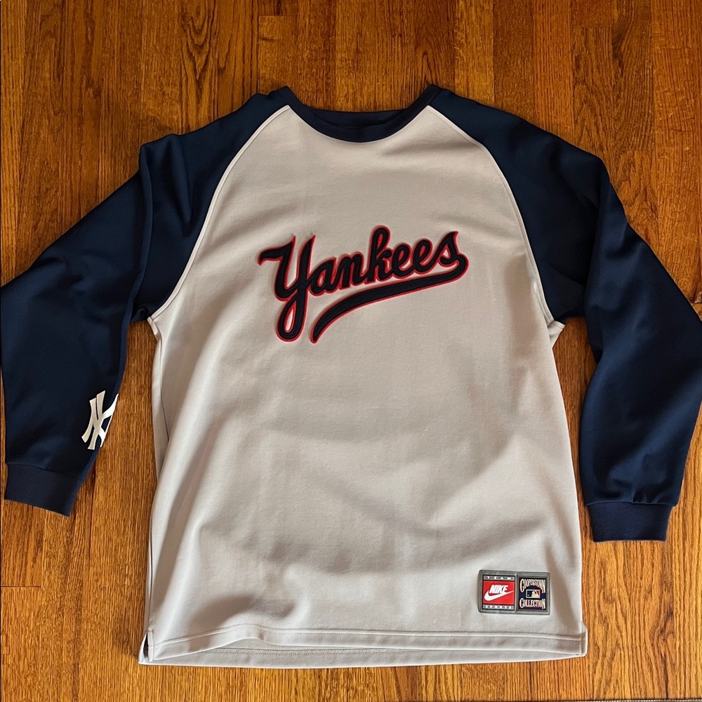 Vintage Nike New York Yankees Long Sleeve Cooperstown Collection L